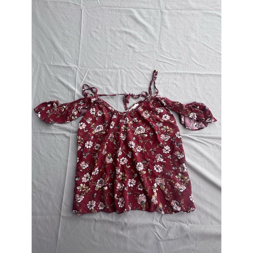 Socialite Juniors Size M Red with Floral Print Cold Shoulder Blouse Top